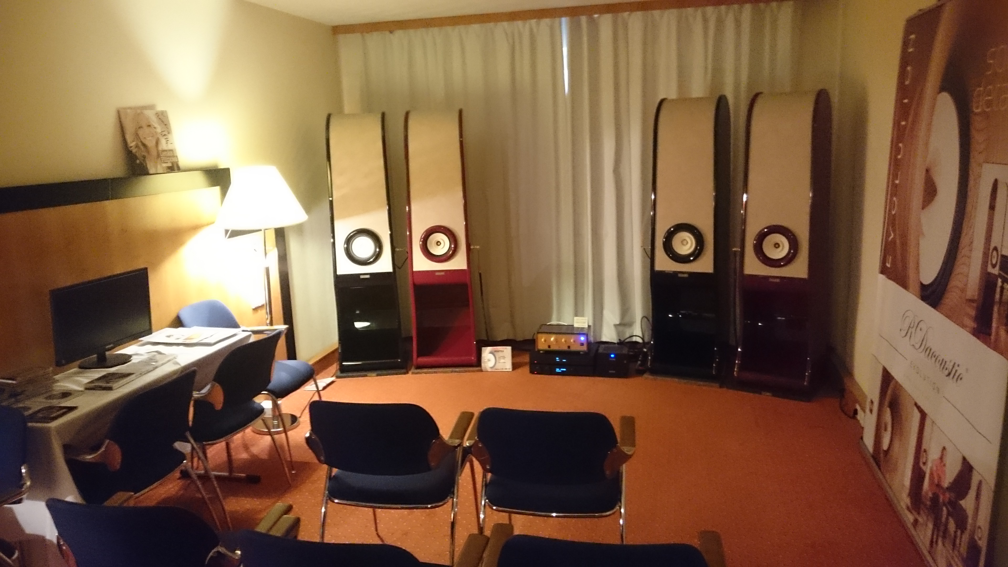 RDacoustic Evolution speakers stereo 2.0 Audio Video Show 2016 Praha Voxativ AC1.6 RDacoustic Evolution speakers stereo 2.0 Audio Video Show 2016 Praha Voxativ AC1.6